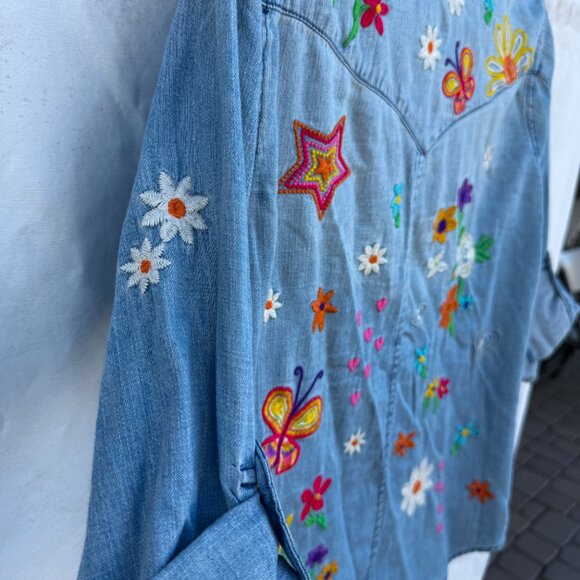 Billy T "Sketchbook" // Embroidered Button Down // Size M - Picture 3 of 6